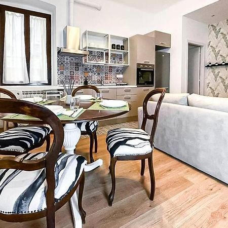 Ferienwohnung Luxury Stazione Centrale Elegante Loft Triest Exterior foto